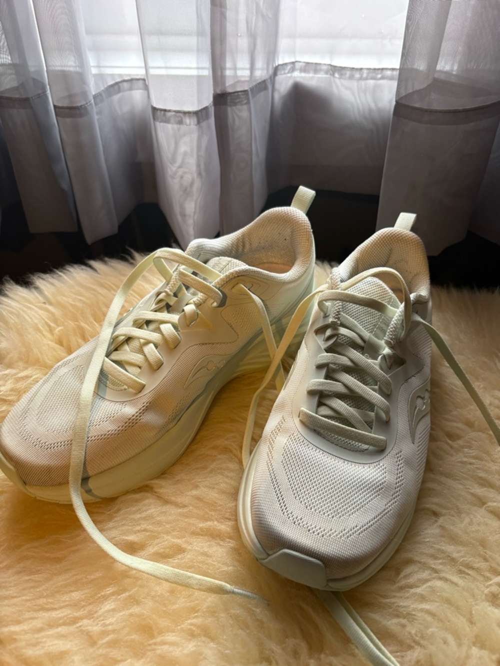 Saucony Women's Sneakers in Mint